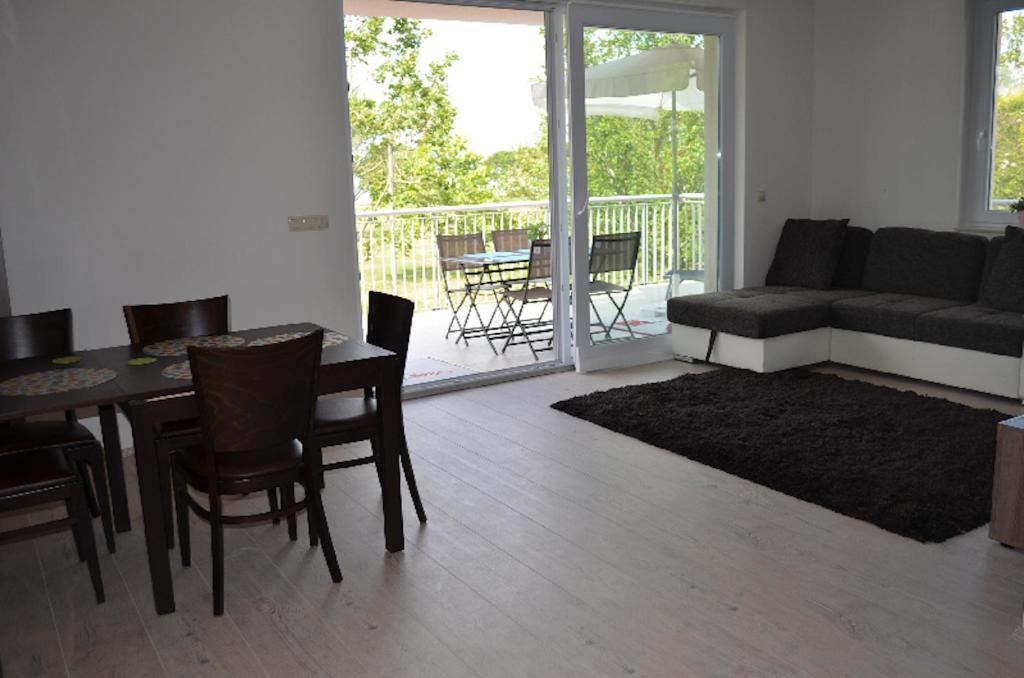 Piano Balaton Apartment Zamardi Ngoại thất bức ảnh