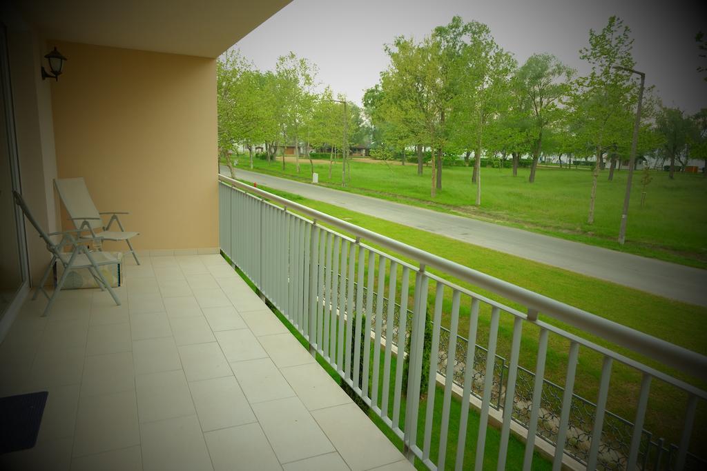 Piano Balaton Apartment Zamardi Phòng bức ảnh